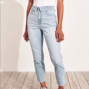 Hollister boyfriend jeans!!